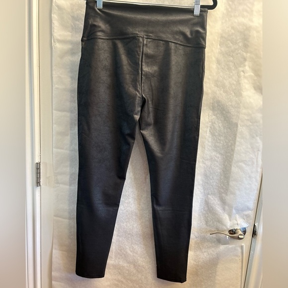 Sincerely Jules Bandier The Meadow black faux leather shiny leggings Sz-L. Y3 - Picture 5 of 13